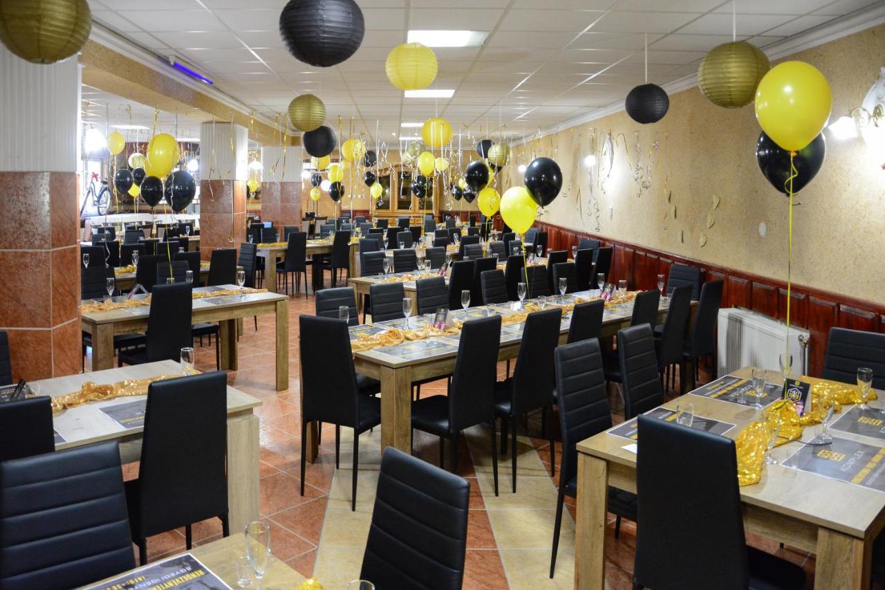 KOMPLEX -Rendezvénytermek-Panzió-Apartman-Irodák- Mateszalka Esterno foto