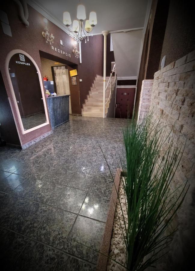 KOMPLEX -Rendezvénytermek-Panzió-Apartman-Irodák- Mateszalka Esterno foto